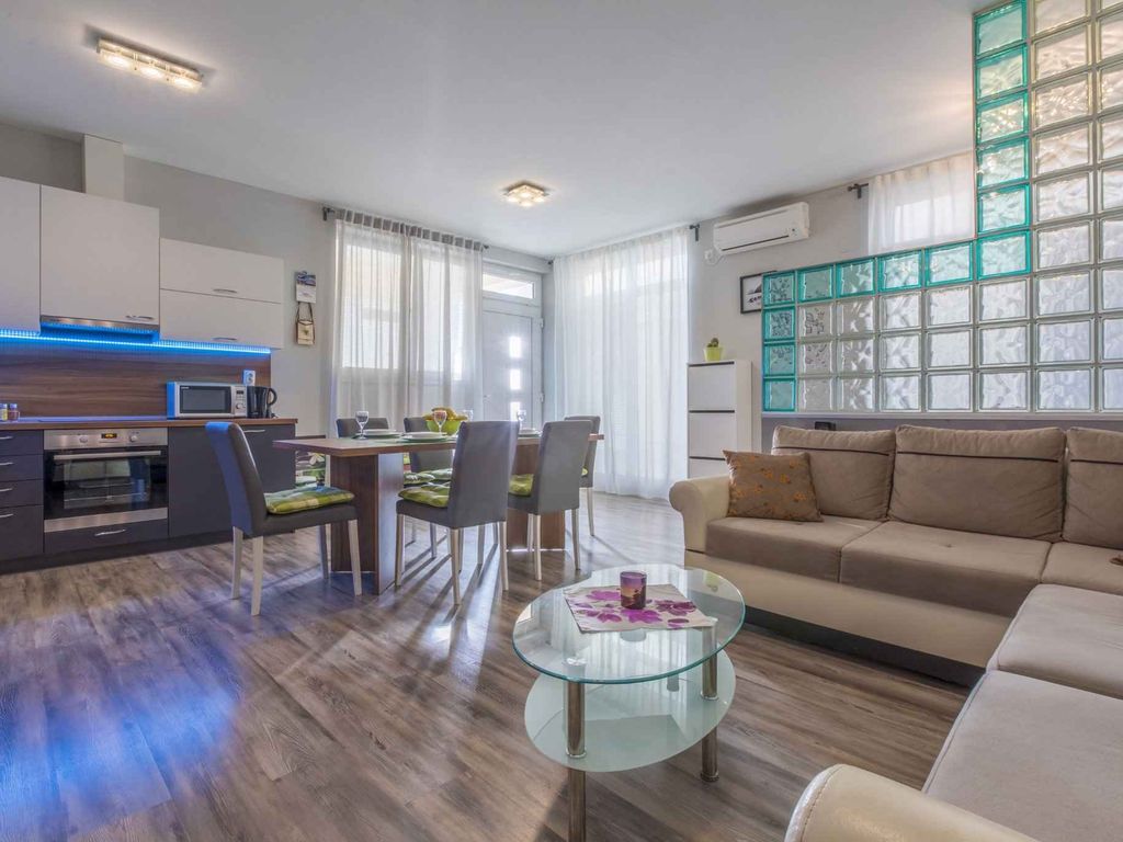 Ferienwohnung mit Klimaanlage und Waschmaschine