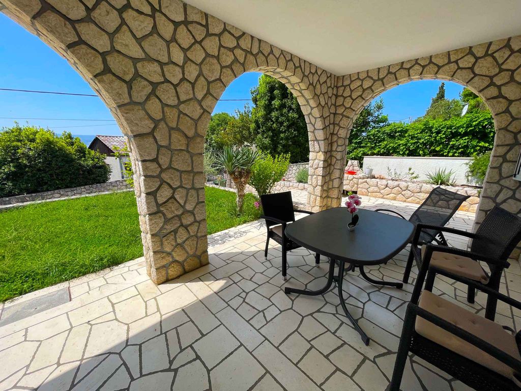 Ferienwohnung mit Terrasse und Klimaanlage