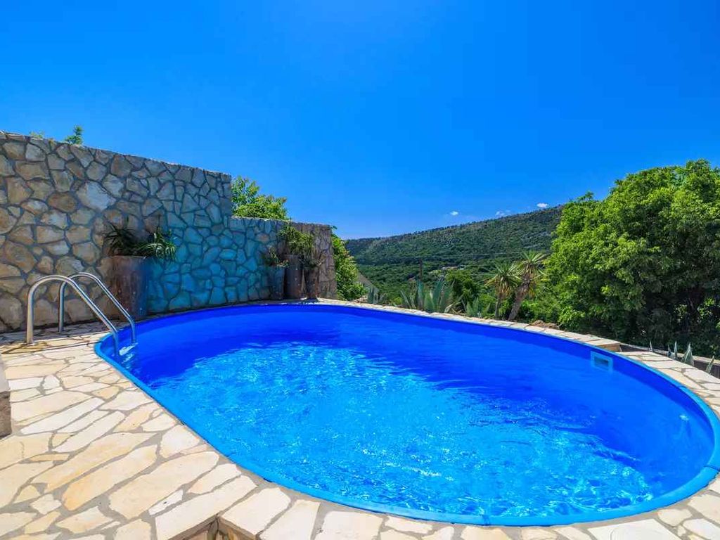Ferienhaus mit Swimmingpool und Panoramablick
