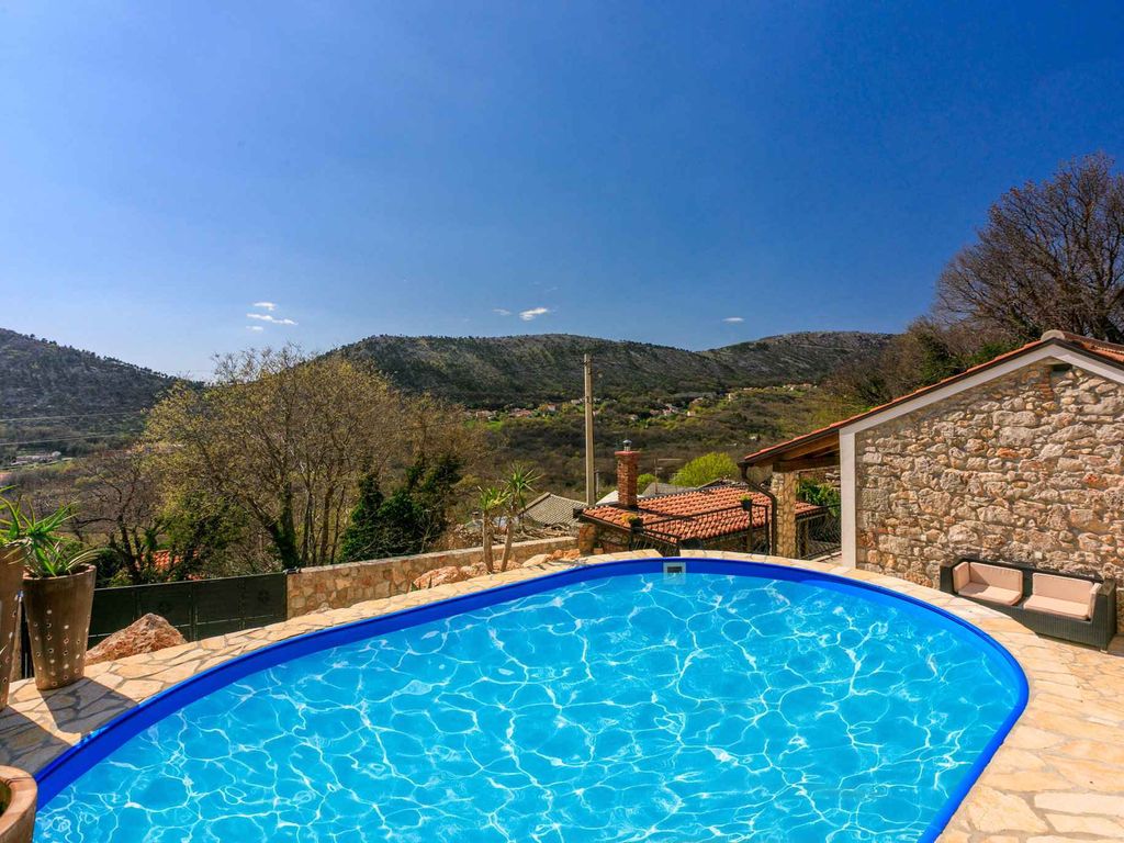 Ferienhaus mit Swimmingpool und Panoramablick
