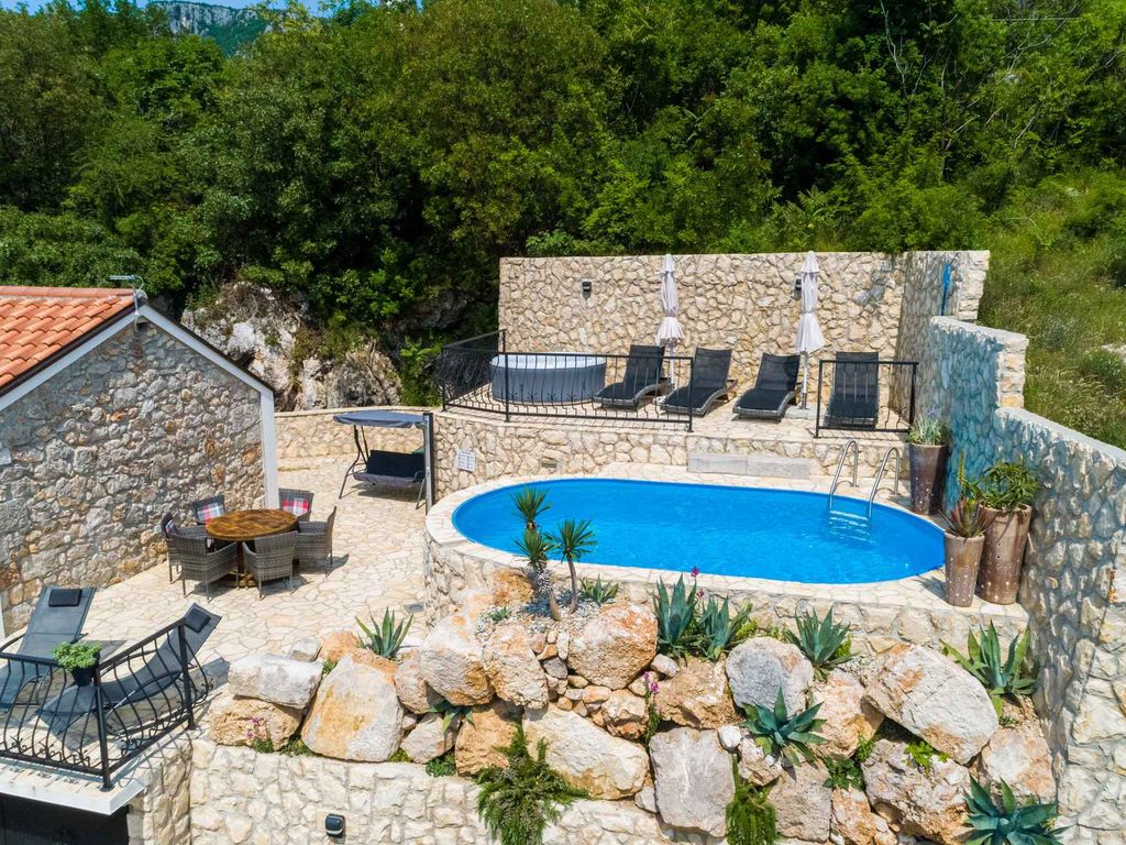 Ferienhaus mit Swimmingpool und Panoramablick