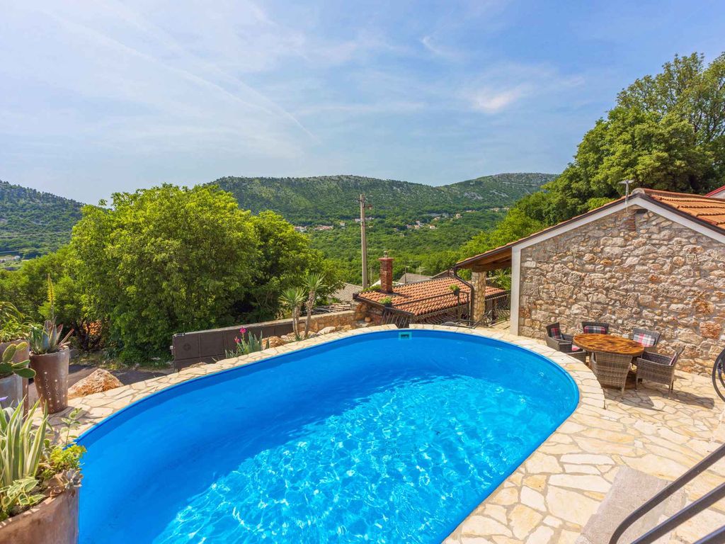 Ferienhaus mit Swimmingpool und Panoramablick