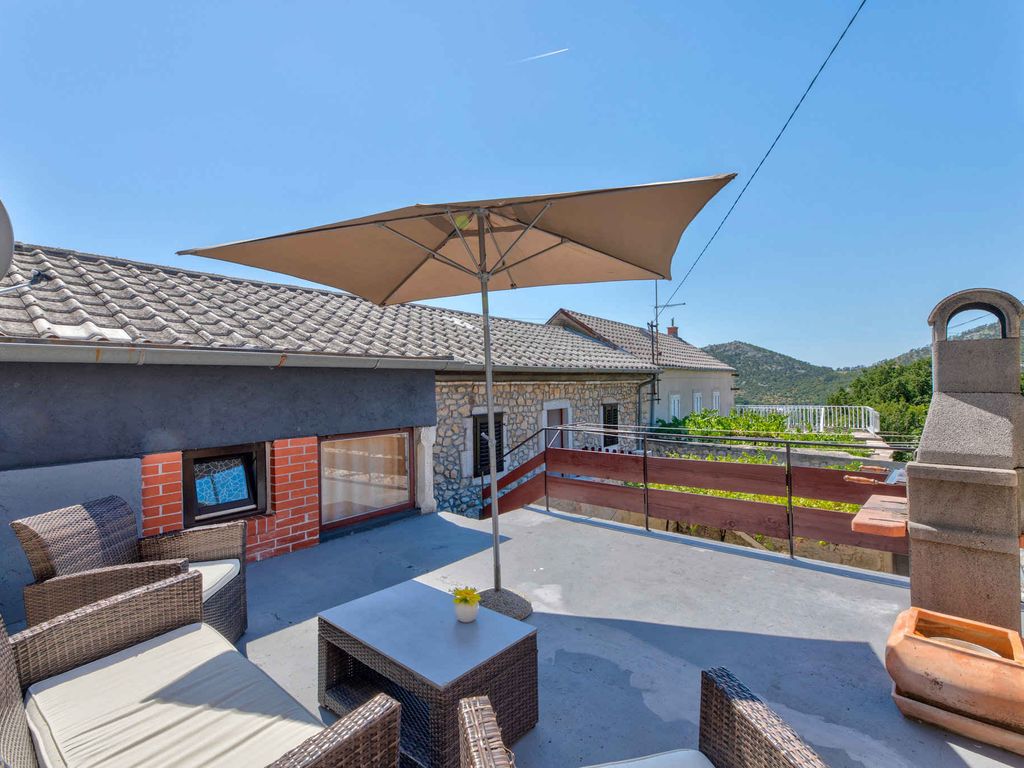 Ferienwohnung mit Terrasse und Klimaanlage