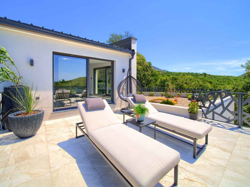 Villa mit privaten Pool und fantastischen Panoramablick