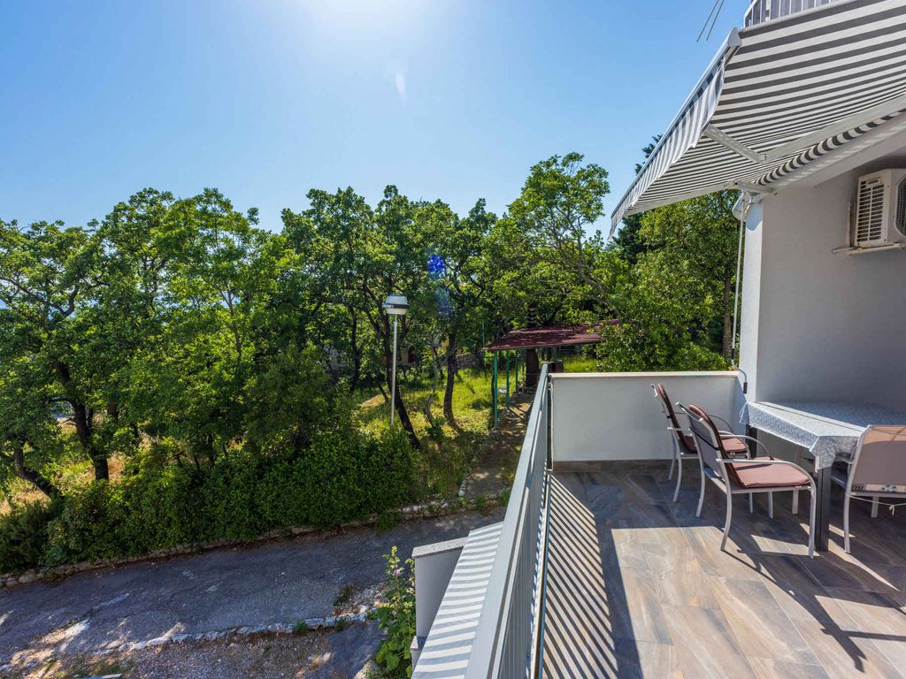 Ferienwohnung mit Balkon und Grillmöglichkeit