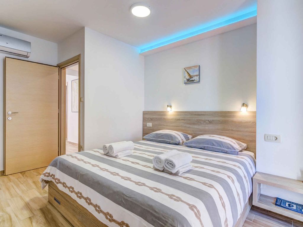 Ferienhaus mit Swimmingpool, Whirlpool und Grill