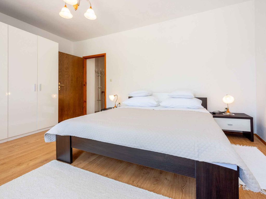 Ferienhaus mit Swimmingpool und großer Sonnenterrasse