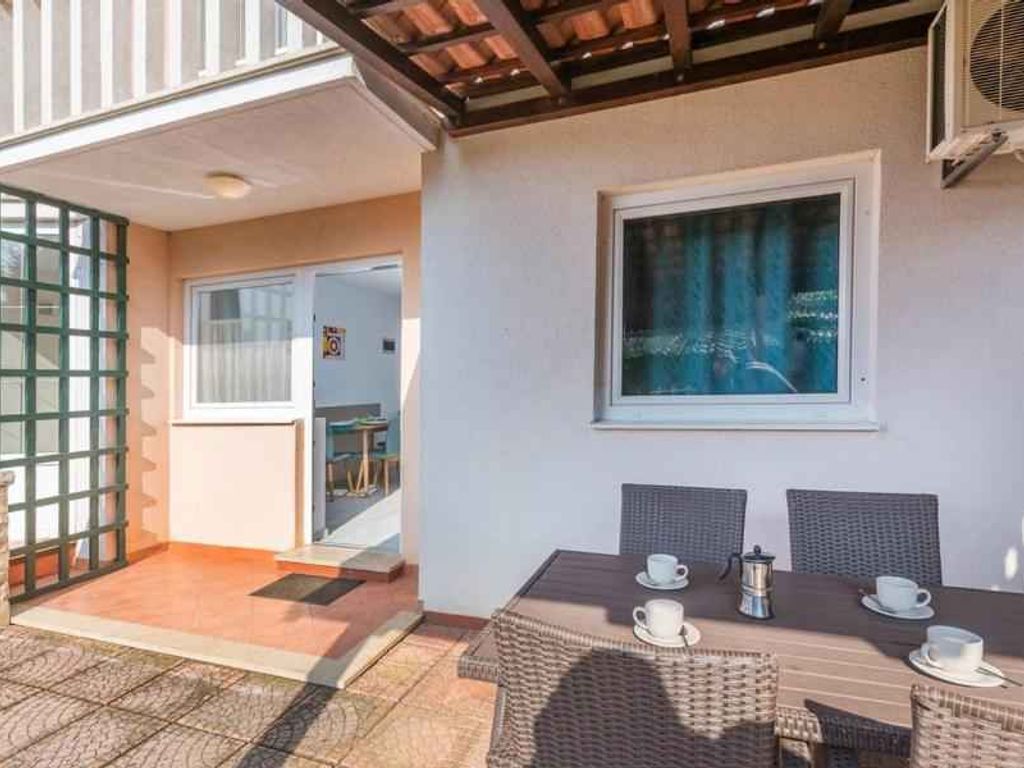 Ferienwohnung mit Garten und Parkplatz
