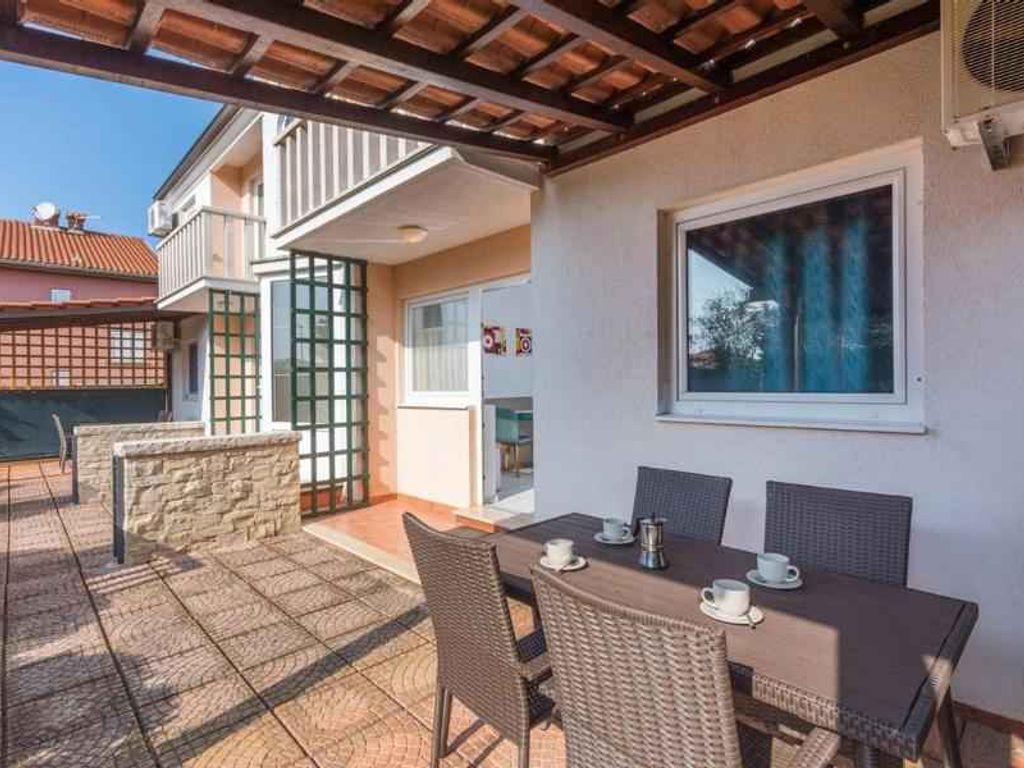 Ferienwohnung mit Garten und Parkplatz