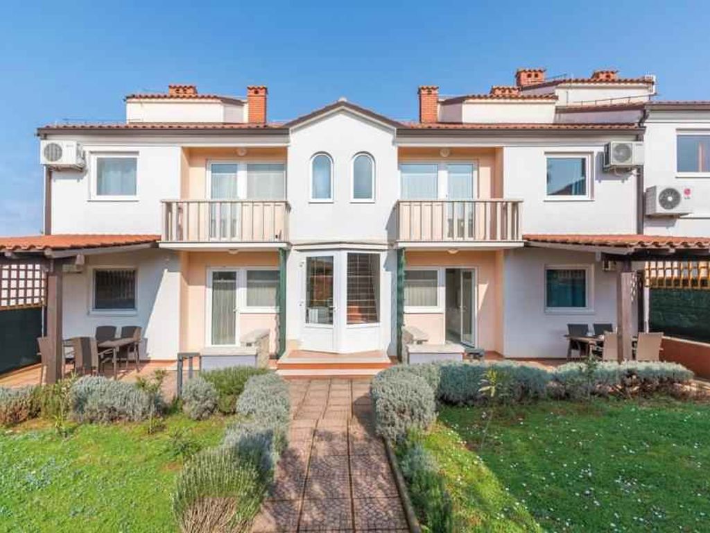 Ferienwohnung mit Garten und Parkplatz