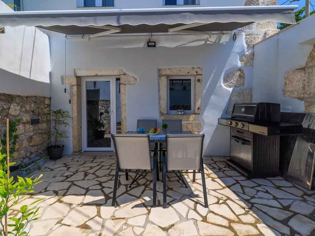 Ferienhaus mit Swimmingpool und Grill
