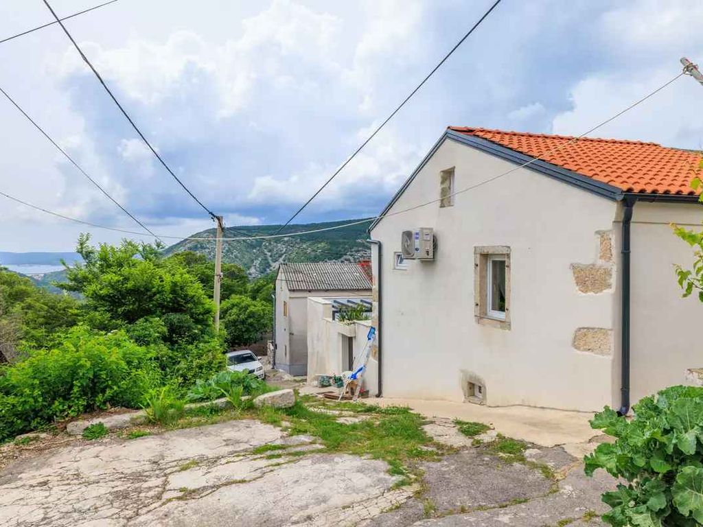Ferienhaus mit Swimmingpool und Grill