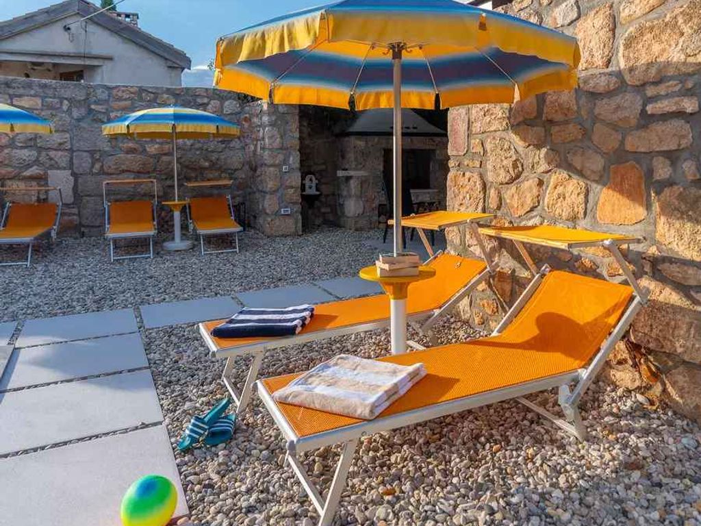 Villa mit Swimmingpool und Grillterrasse