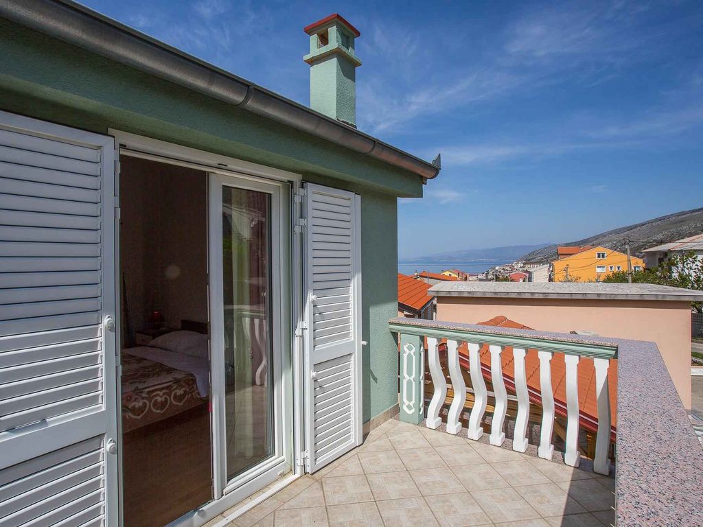 Apartment mit 1 Schlafzimmer, Meerblick und Gemeinschaftspool in Senj