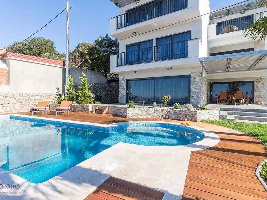 Ferienwohnung mit Pool zur gemeinsamen Nutzung