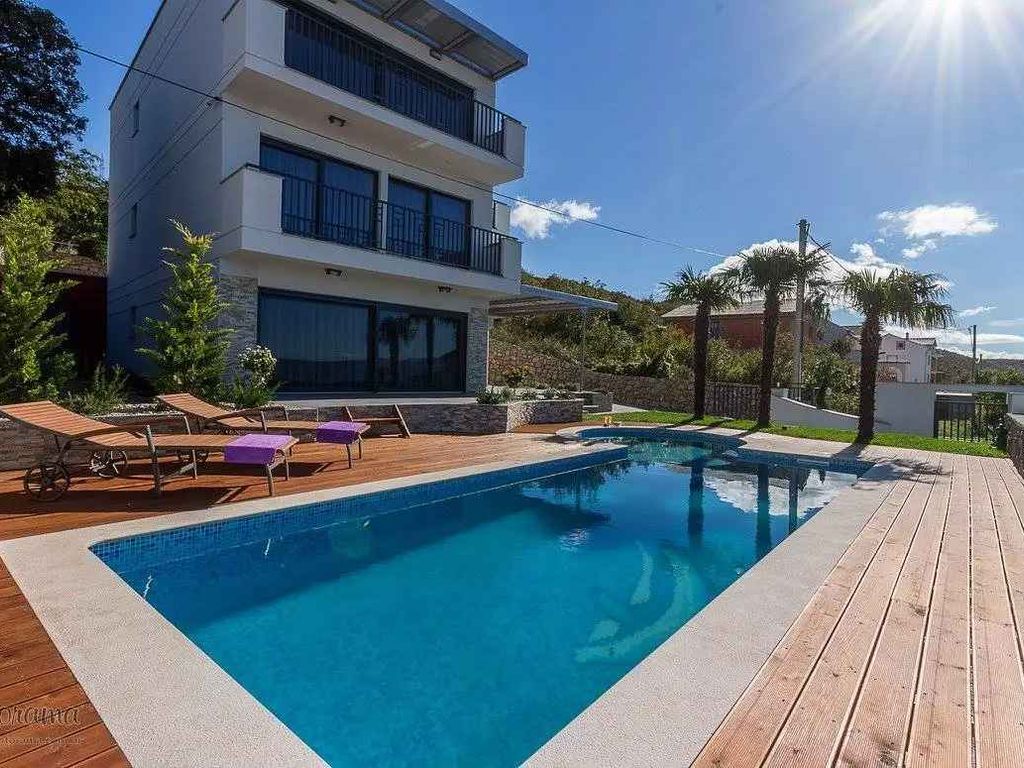 Ferienwohnung mit Pool zur gemeinsamen Nutzung