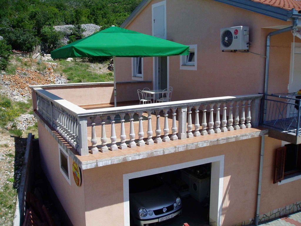 Ferienwohnung mit Terrase und Klimaanlage