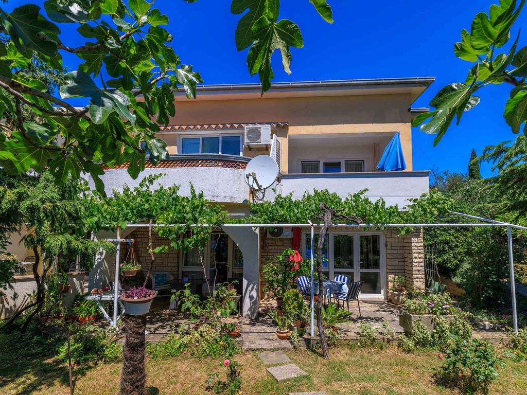 Ferienwohnung mit Terrasse und Meerblick