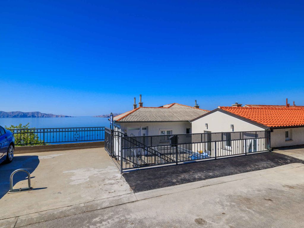 Ferienwohnung mit Klimaanlage und Balkon