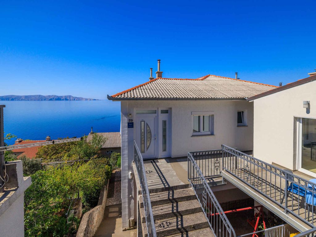 Ferienwohnung mit Klimaanlage und Balkon