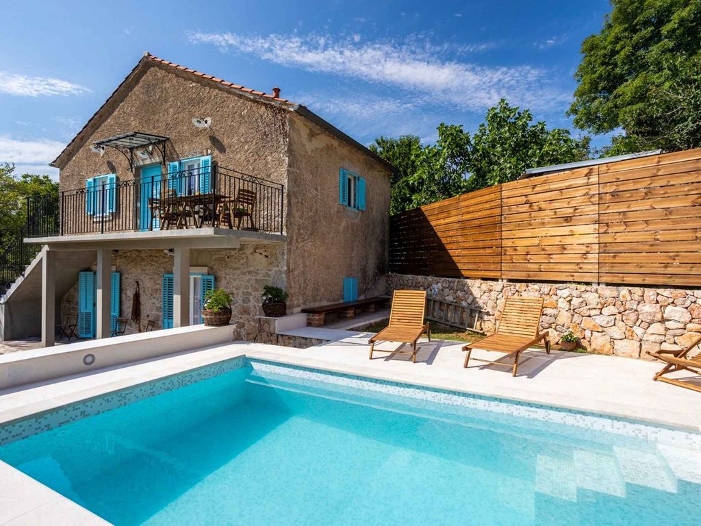Villa NIce VIlla for 4 with pool near the sea on island Krk