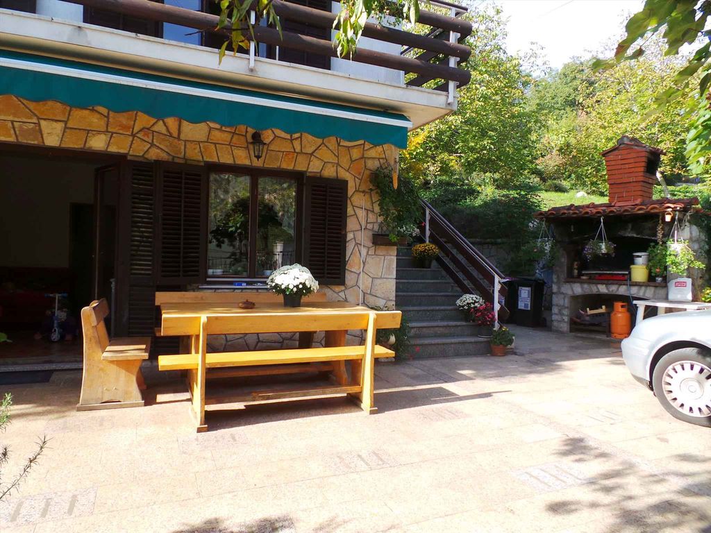Ferienwohnung in ruhiger Lage mit großer Terrasse