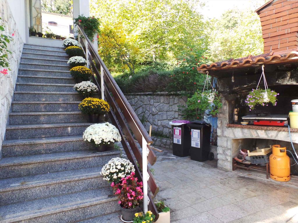 Ferienwohnung in ruhiger Lage mit großer Terrasse