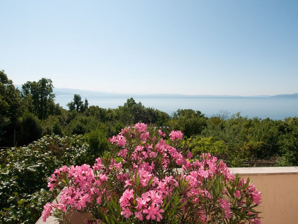 Ferienwohnung direkt am Meer mit Terrasse