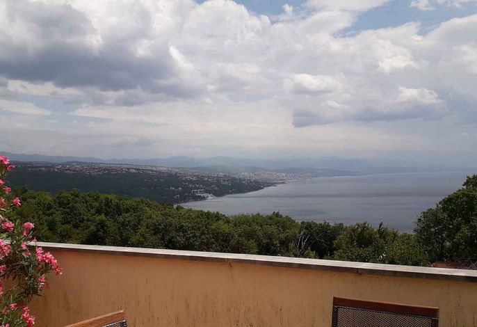 Ferienwohnung mit Terrasse und Grill
