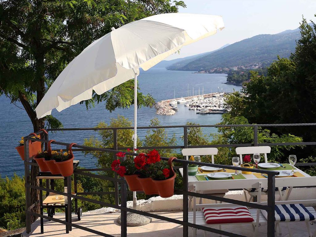 Ferienhaus mit Meerblick und Terrasse