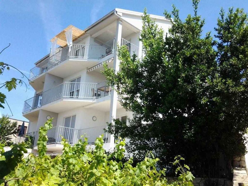 Ferienwohnung mit Klimaanlage und Balkon