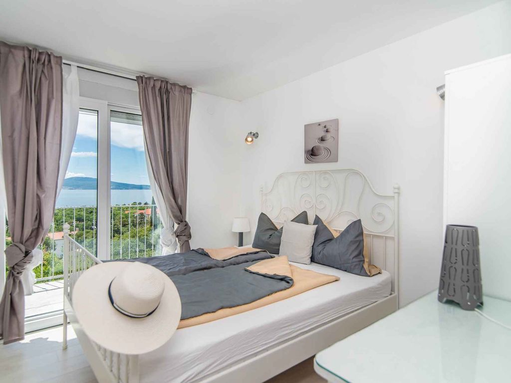Ferienwohnung mit Klimaanlage und Balkon