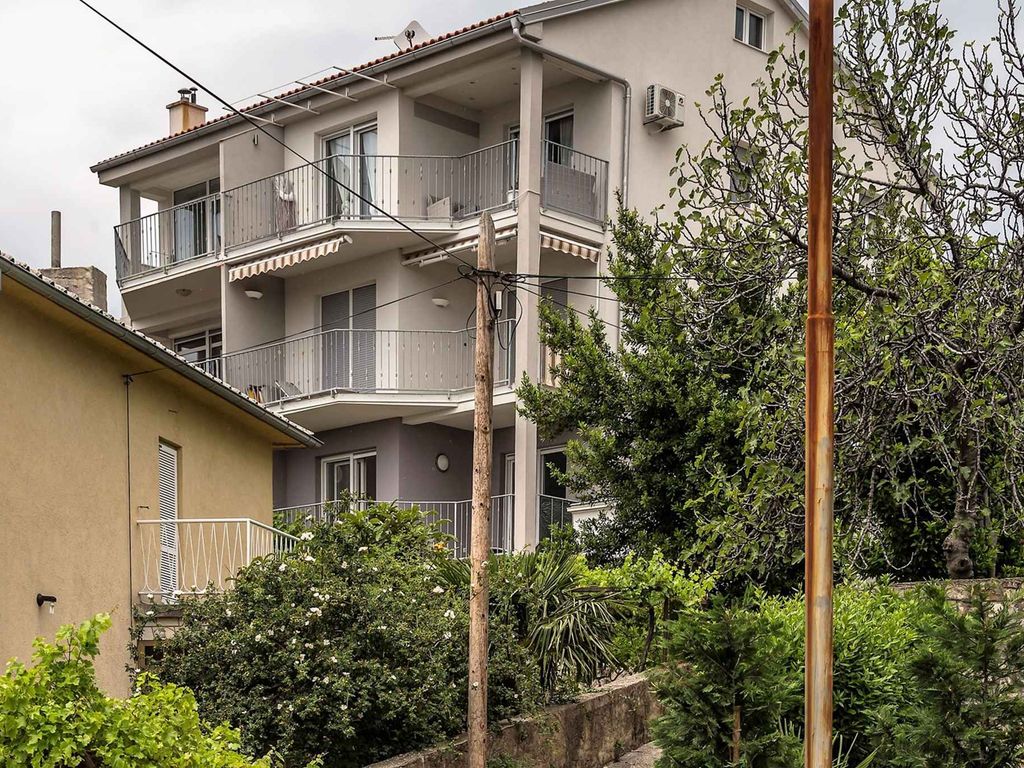 Ferienwohnung mit einem Balkon mit Blick auf das Meer