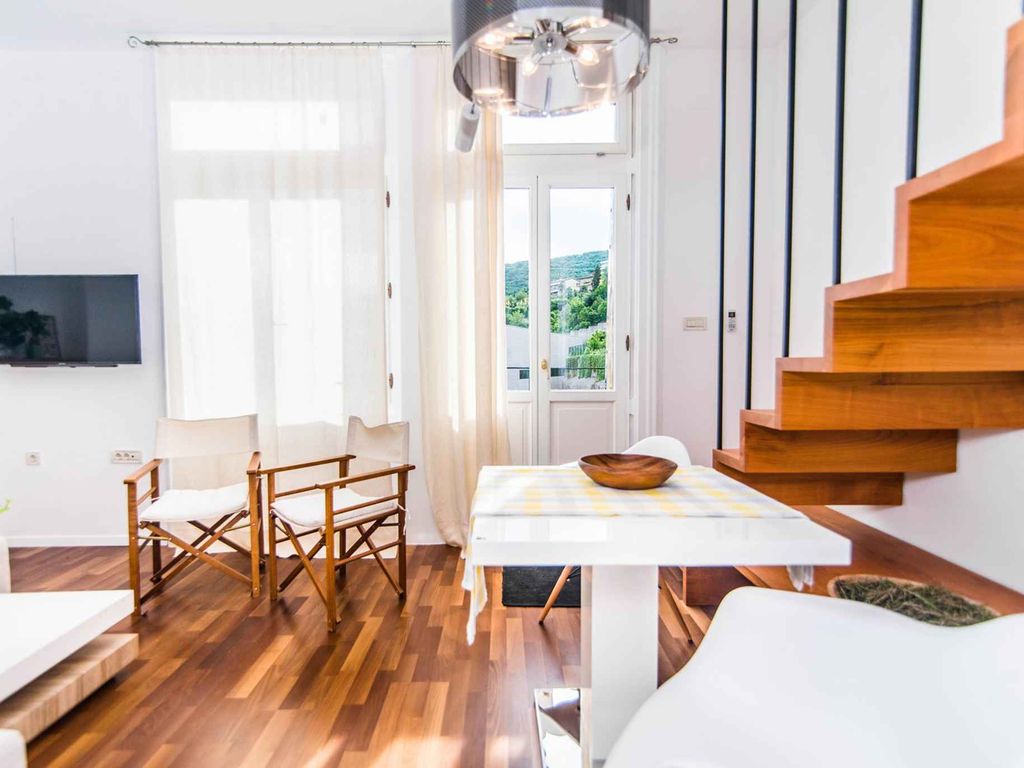 Schöne Apartment in einer alten Villa in Opatija, nur 100 m vom Strand entfernt