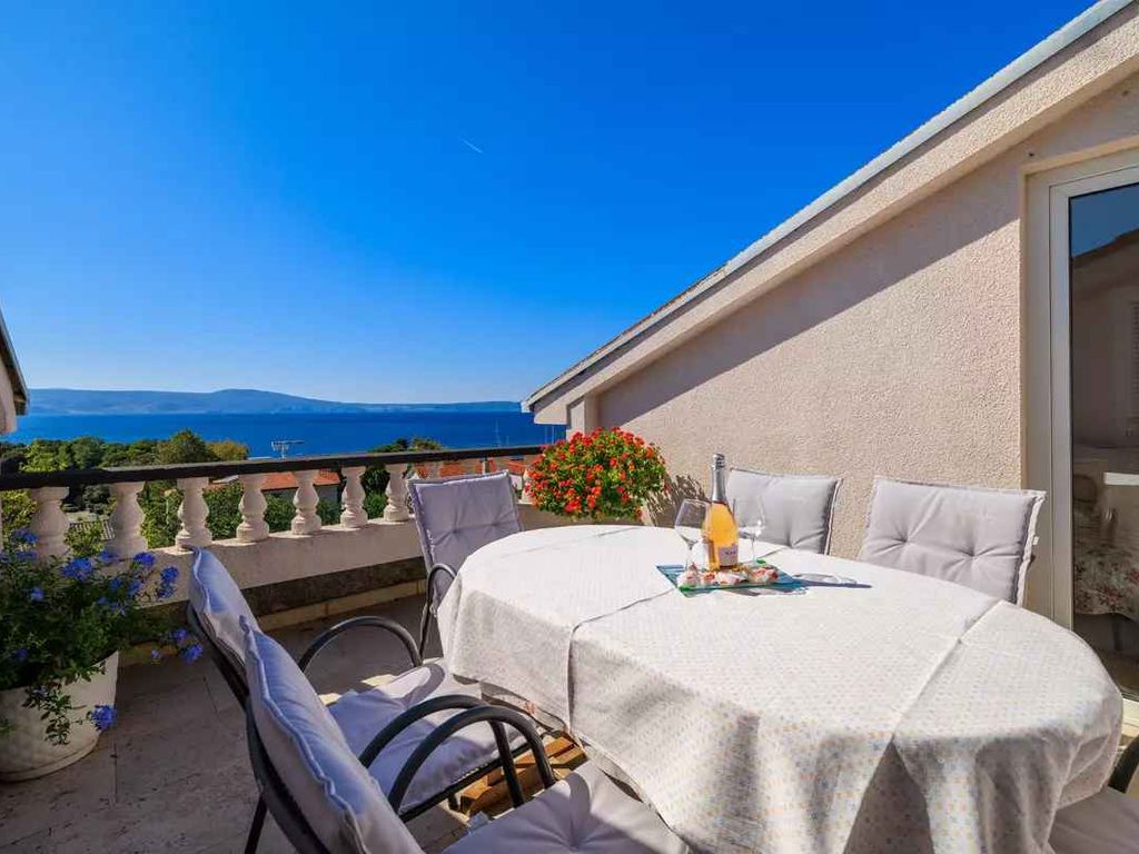Ferienwohnung mit Terrasse und Meerblick