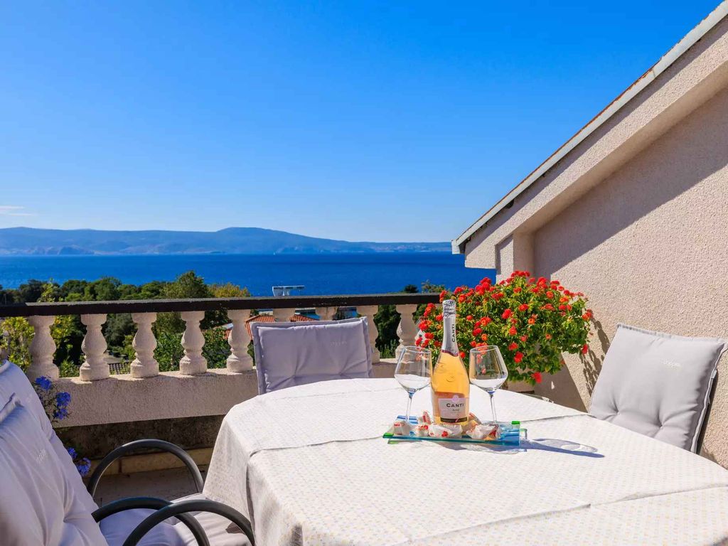 Ferienwohnung mit Terrasse und Meerblick