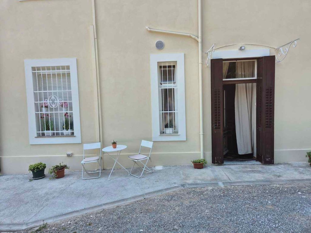 Ferienwohnung in charmanter Altbauvilla im Zentrum nahe am Meer