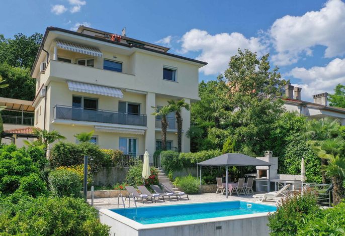 Ferienwohnung mit Pool, Grill und Klimaanlage