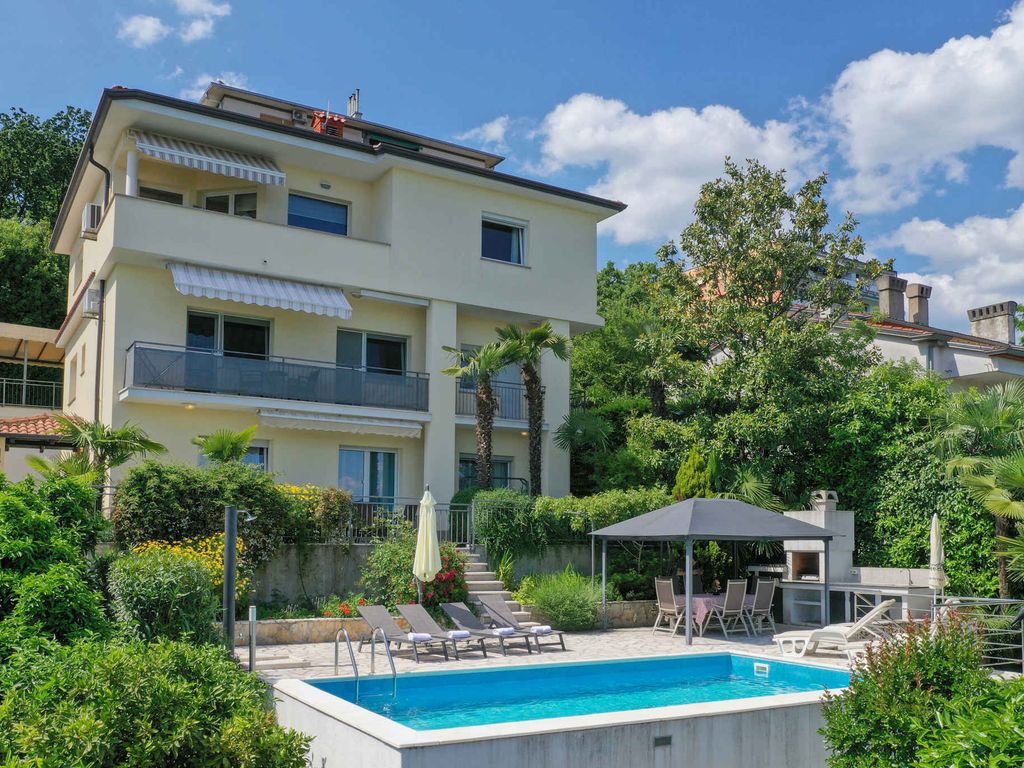 Ferienwohnung mit Pool, Grill und Klimaanlage