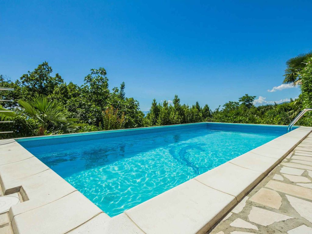 Ferienwohnung mit Pool, Grill und Klimaanlage