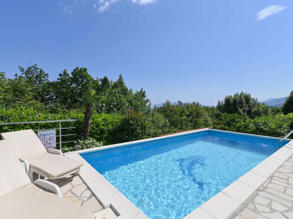 Ferienwohnung mit Pool, Grill und Klimaanlage