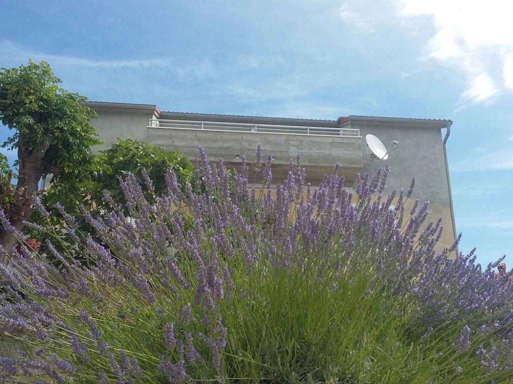 Ferienwohnung mit Balkon und Grill
