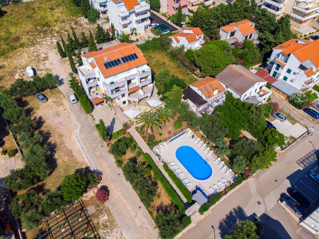 Ferienwohnung mit Pool, Grill und Balkon
