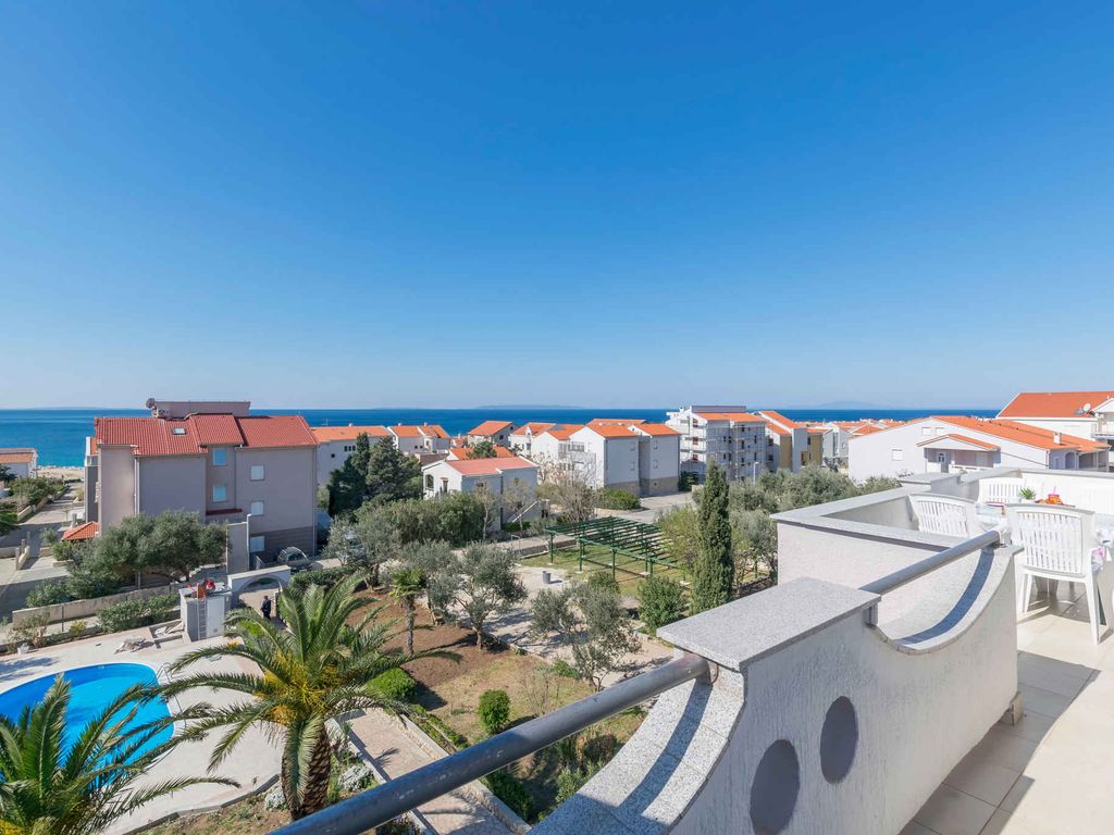 Ferienwohnung mit Pool, Grill und Balkon