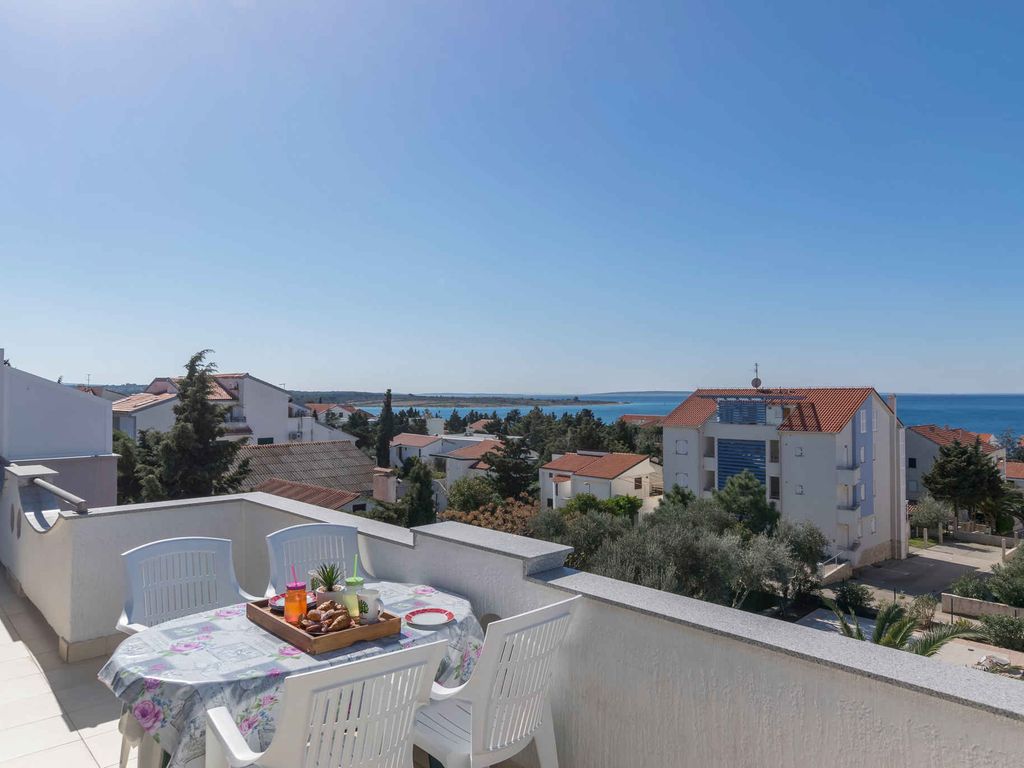 Ferienwohnung mit Pool, Grill und Balkon
