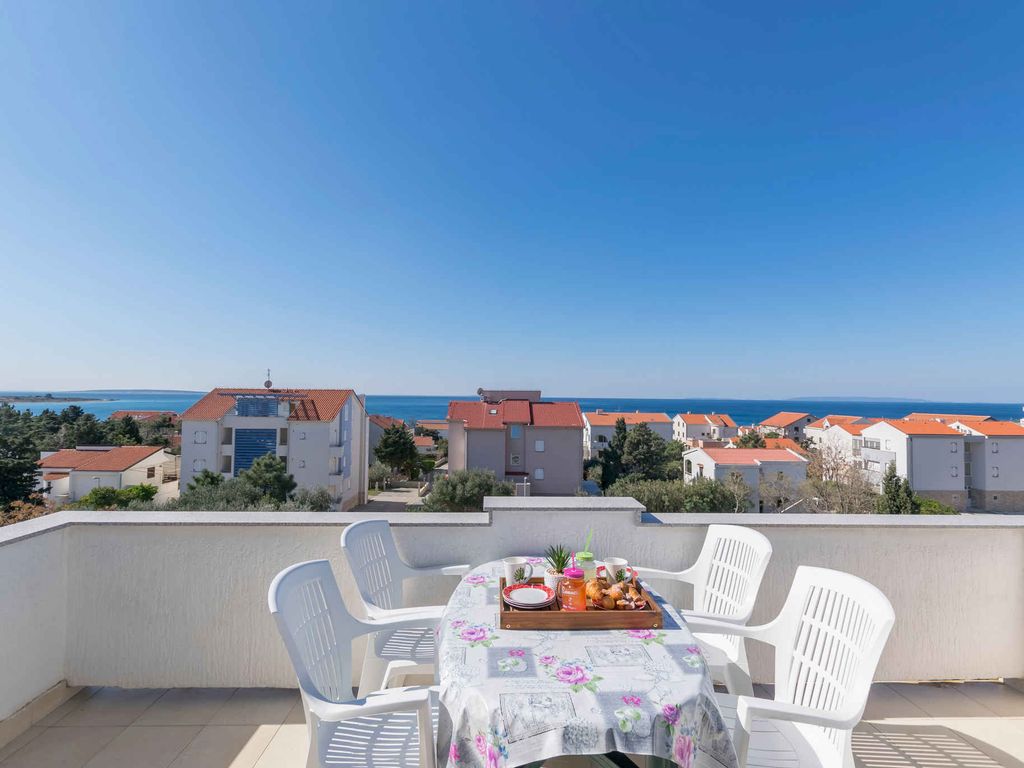 Ferienwohnung mit Pool, Grill und Balkon