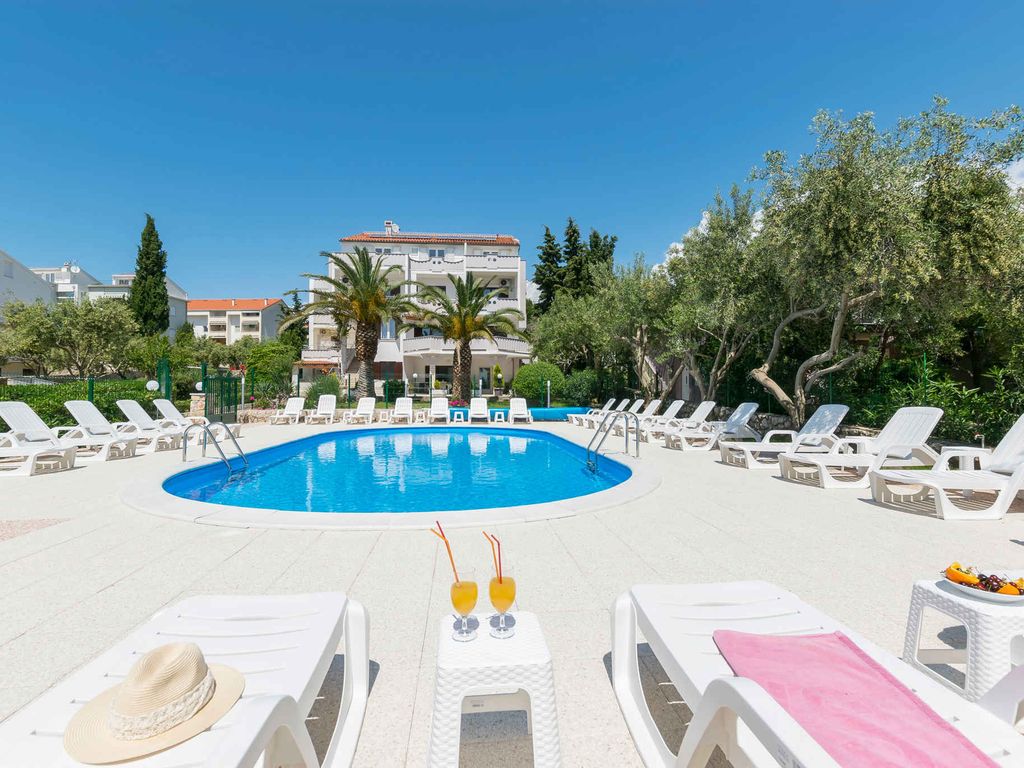 Ferienwohnung mit Pool, Grill und Balkon