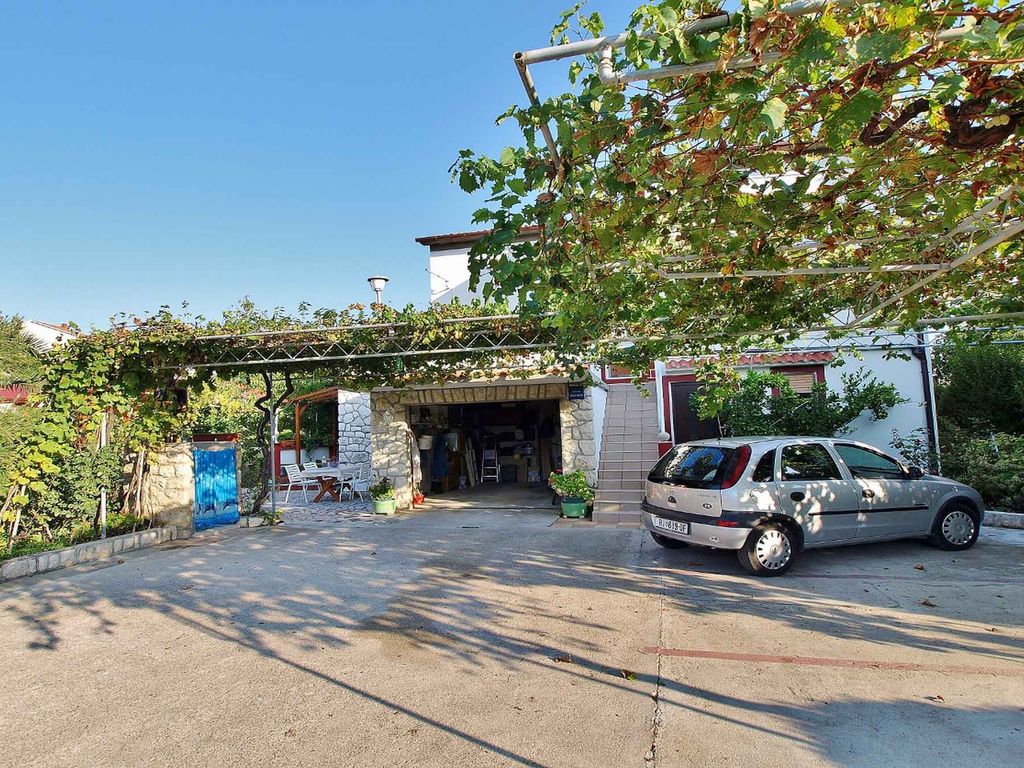Ferienwohnung mit Meerblick und großer Terrasse