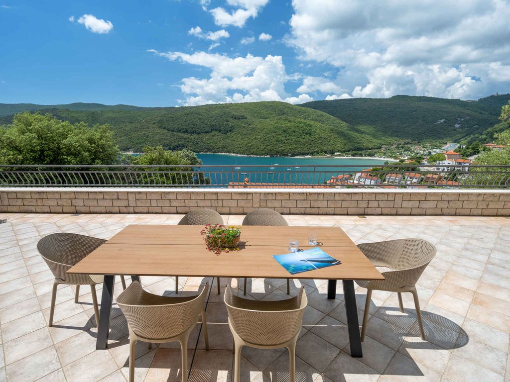 Ferienwohnung mit Terrasse und Meerblick