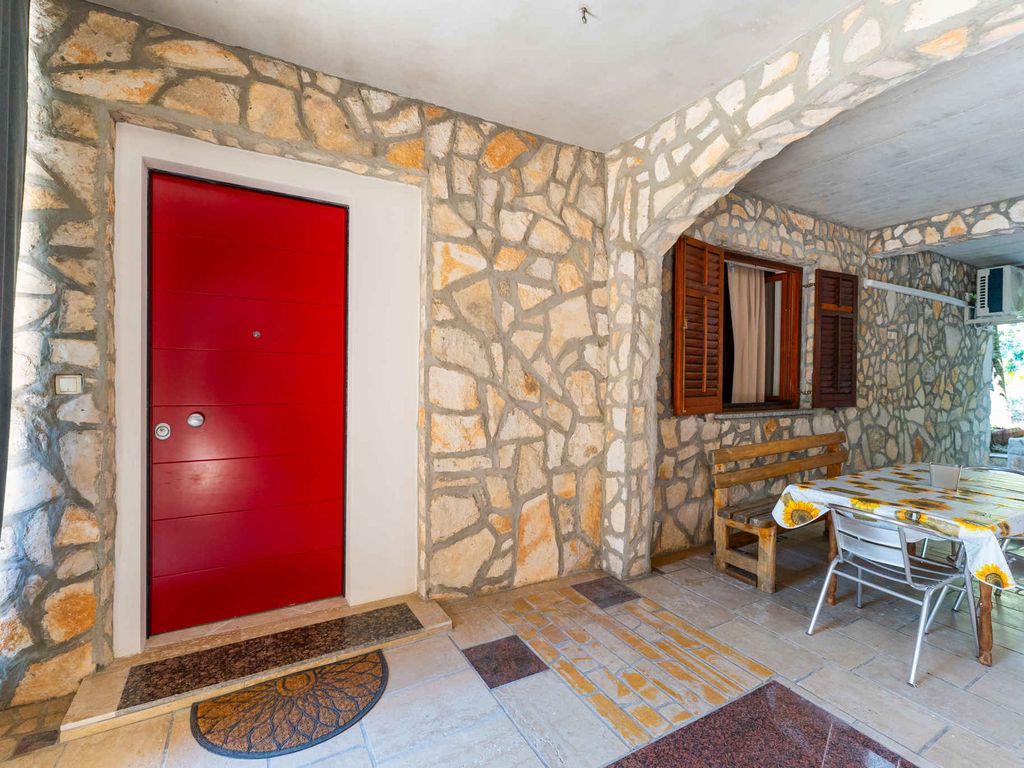 Ferienwohnung mit Balkon und Blick aufs Meer